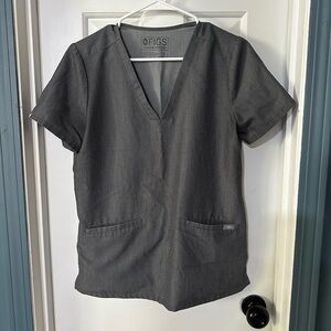 Casma Three-Pocket Scrub Top